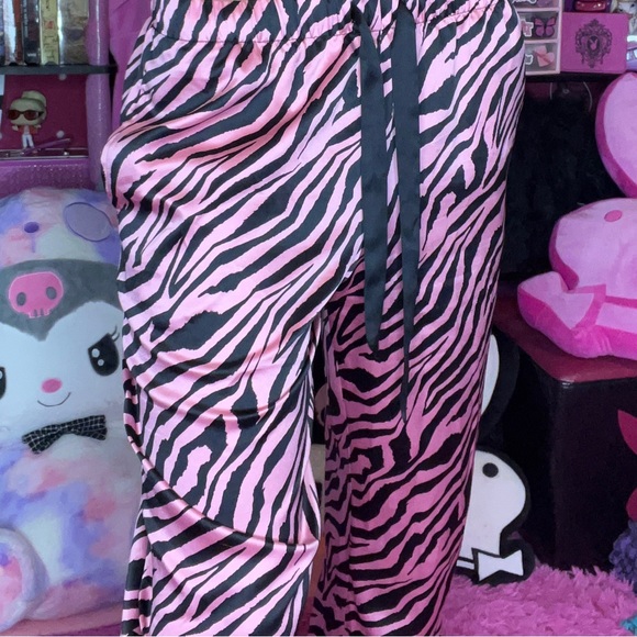 SOLD Mcbling Zebra pajama pants - Picture 2 of 4
